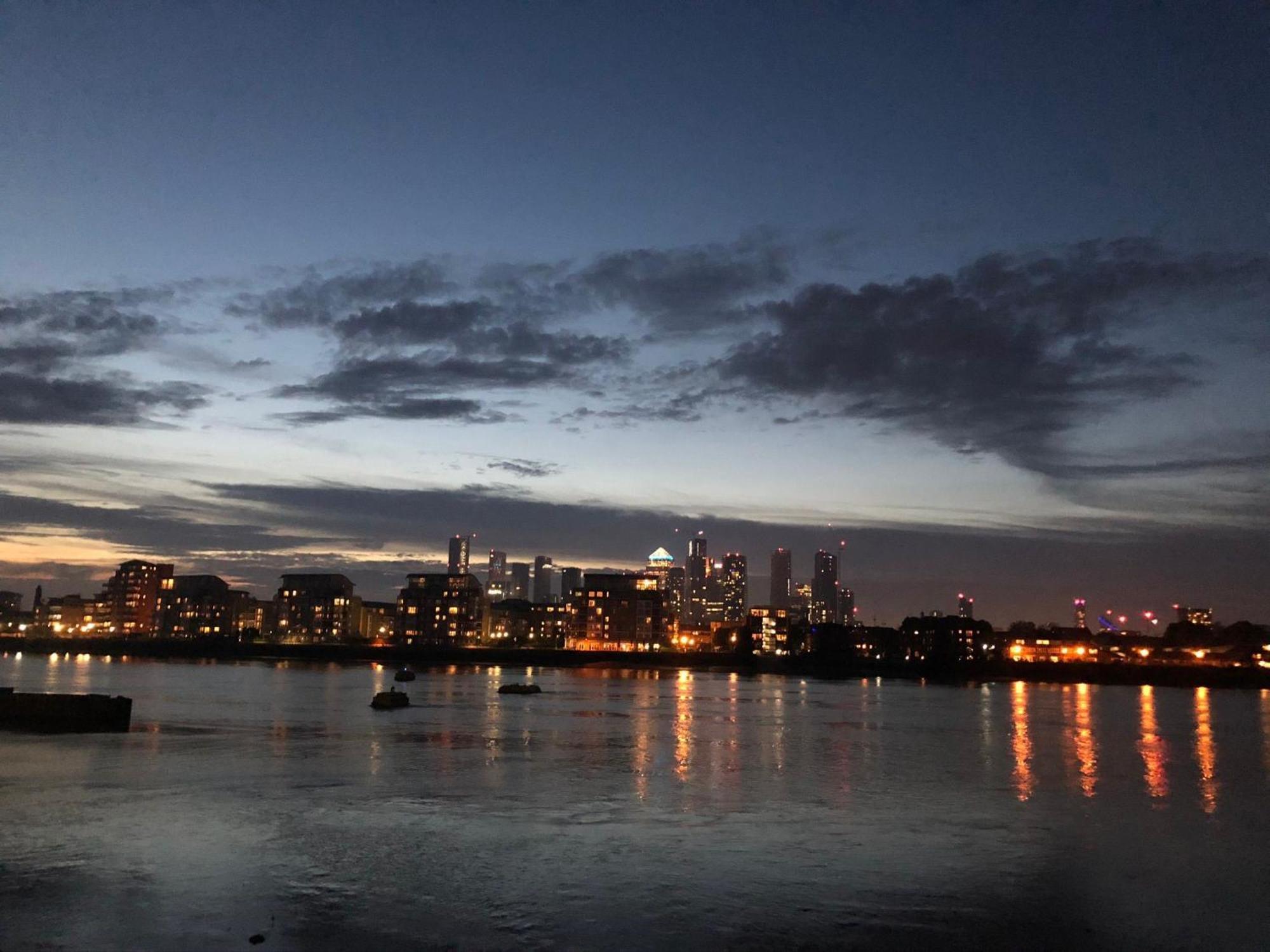 Greenwich Apartment With A River View & Balcony Near The 02 Arena & North Greenwich With Free Wifi & Fast Links Into Central London Kültér fotó