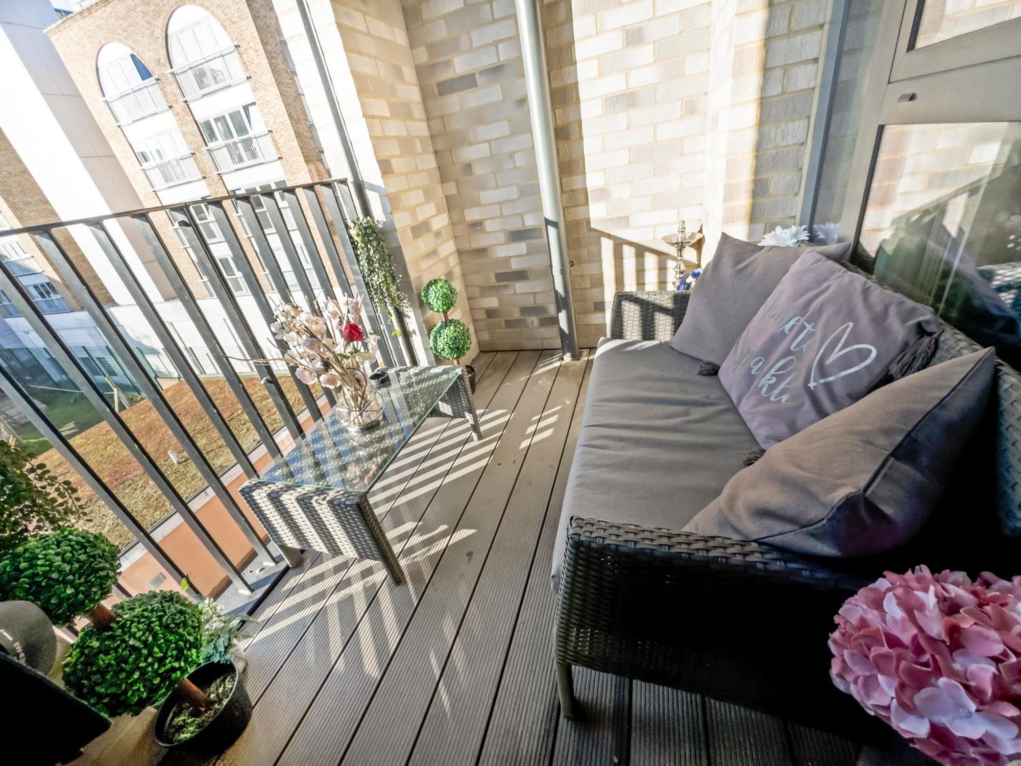 Greenwich Apartment With A River View & Balcony Near The 02 Arena & North Greenwich With Free Wifi & Fast Links Into Central London Kültér fotó